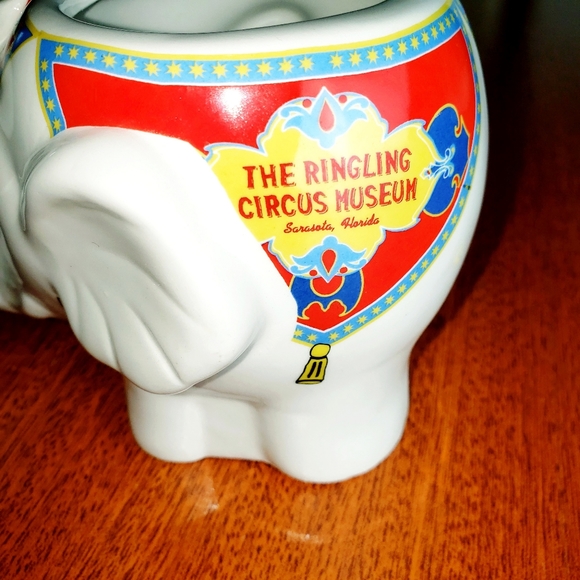 Ringling Bros Circus Elephant Mug Planter - Picture 5 of 5